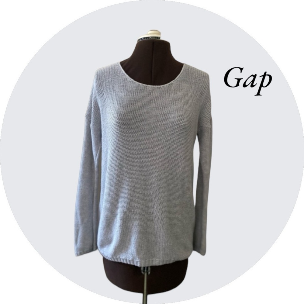 Women’s Gap knit long sleeve sweater